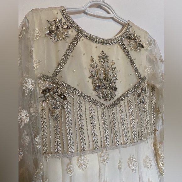 3 Piece White Pakistani Maxi Dress - Picture 2 of 5